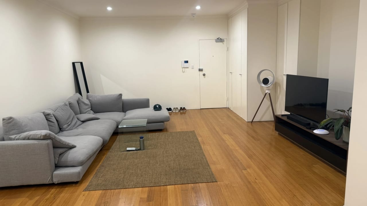 Furnished room in a flatshare