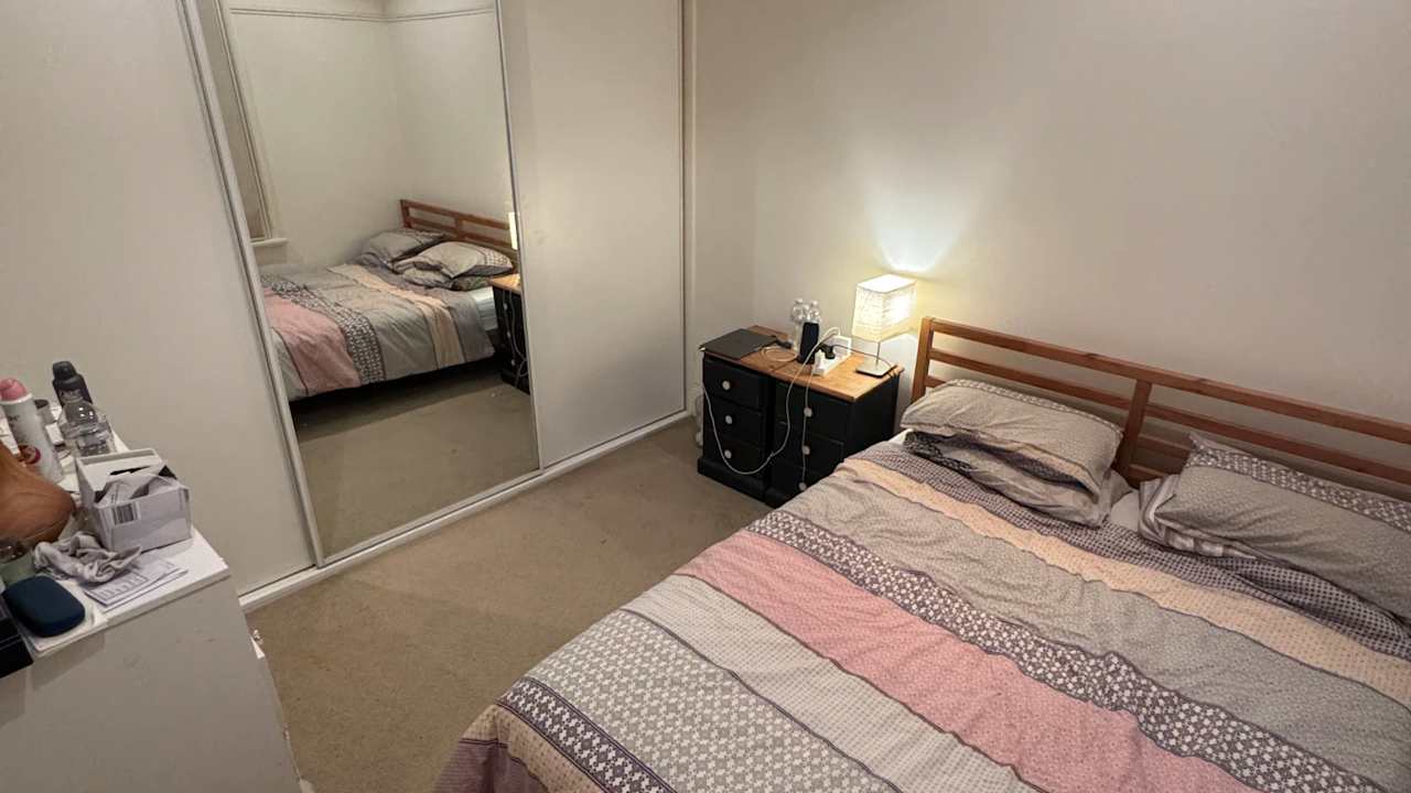 Furnished room in a share house
