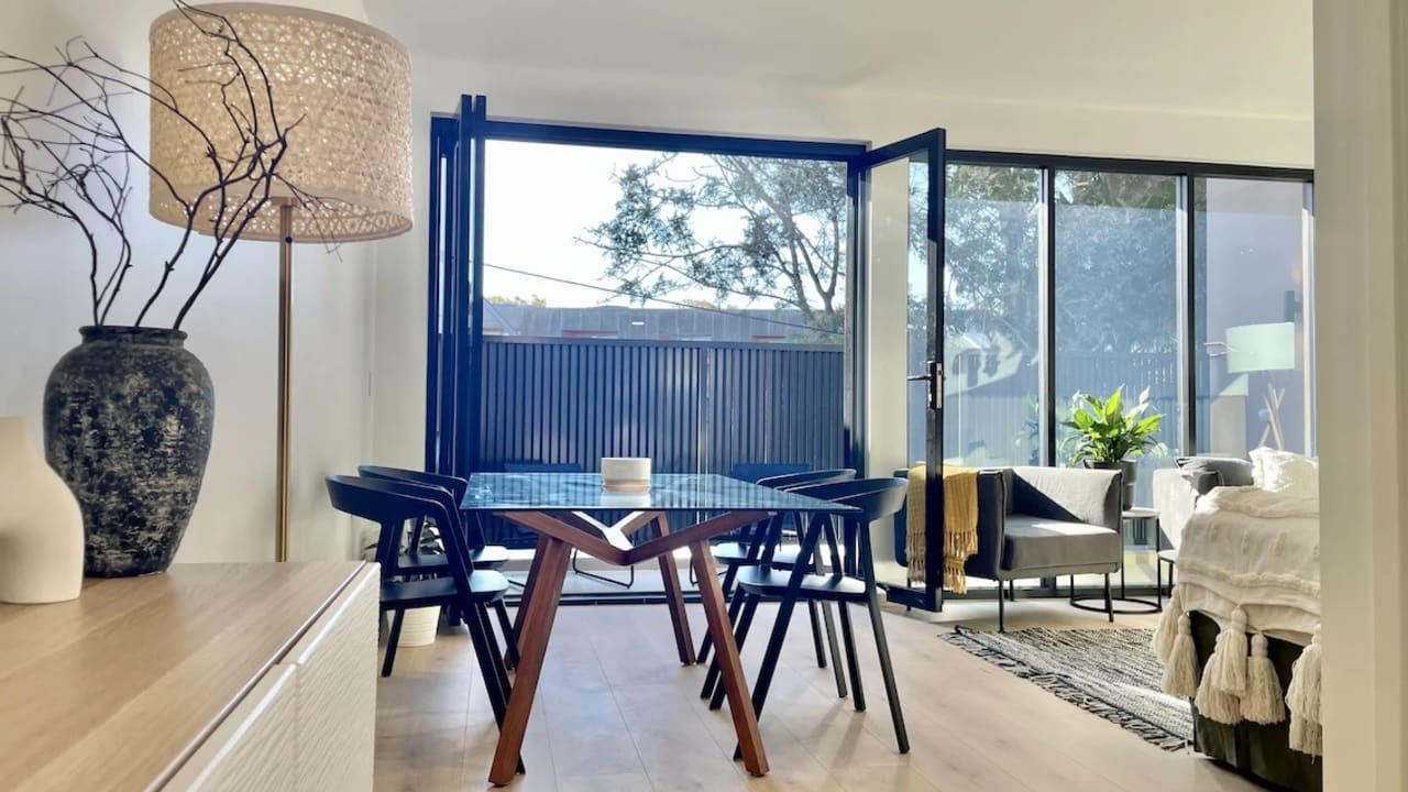 Furnished room in a flatshare