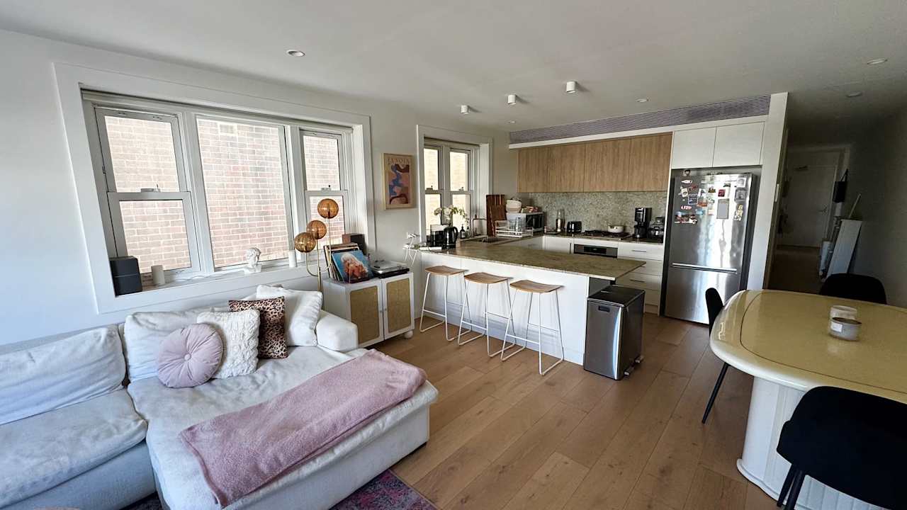 Furnished room in a flatshare