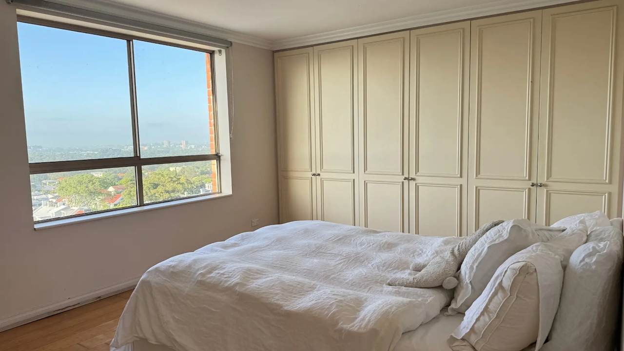 Furnished room with ensuite in a flatshare