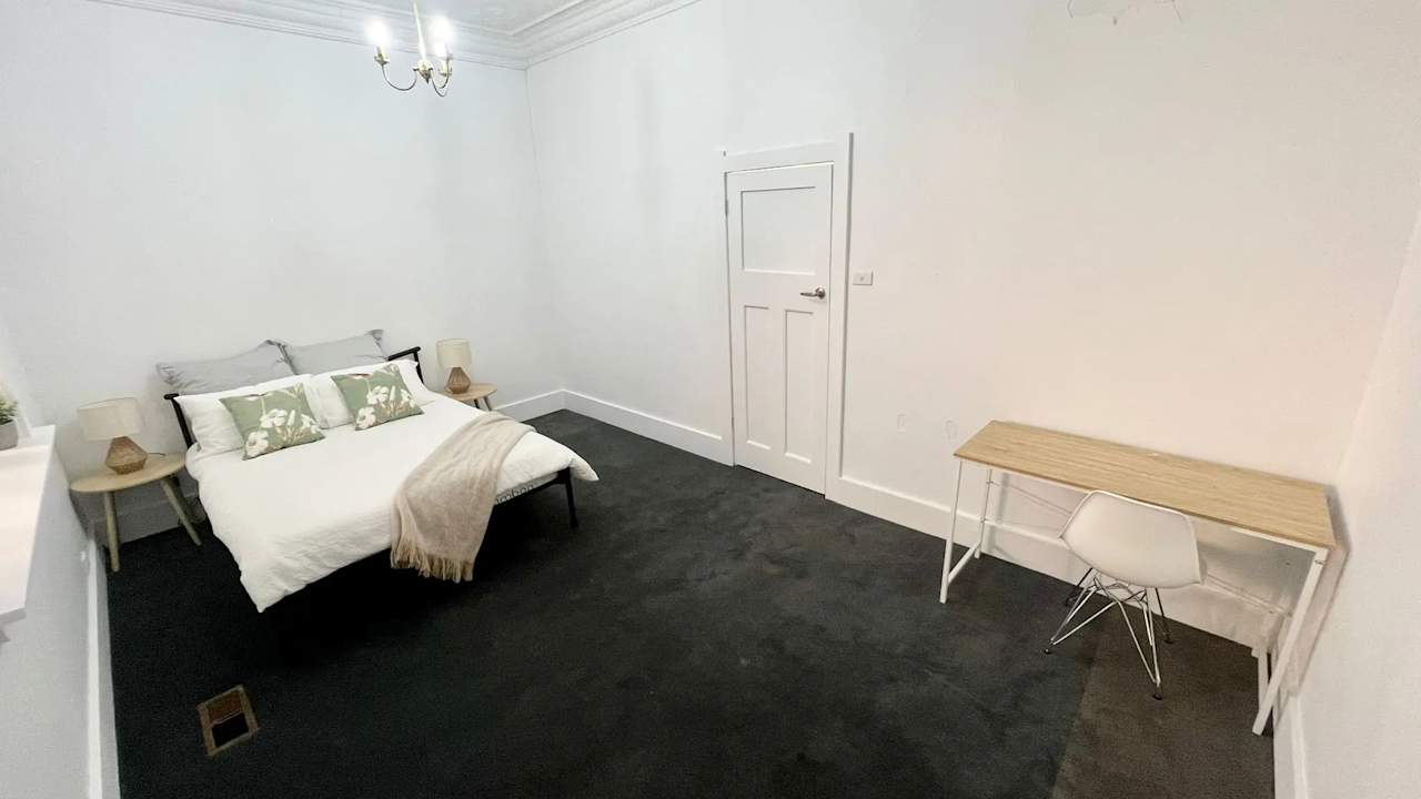 Room in a share house