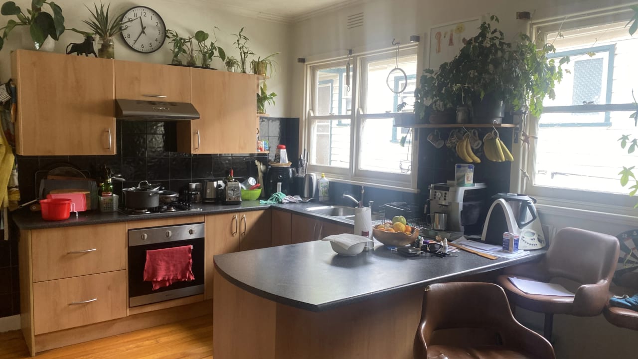 Room in a share house