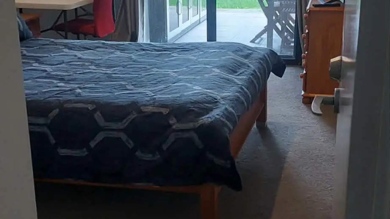 Furnished room with own bathroom