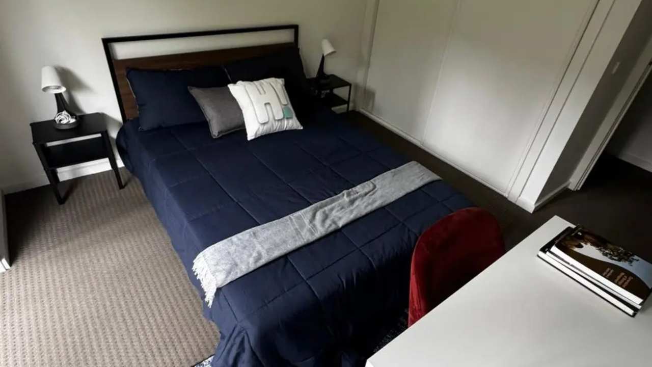 Furnished room in a flatshare