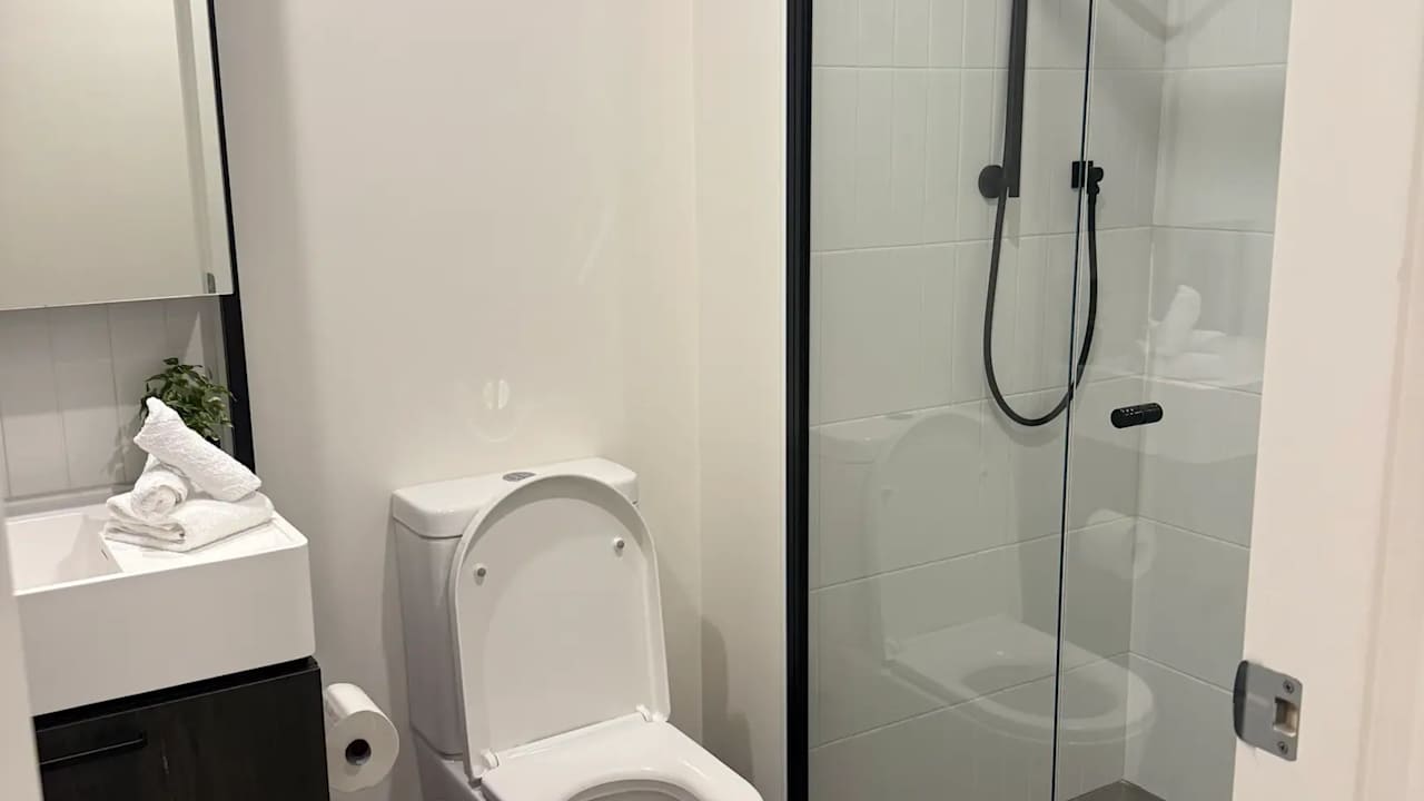 Furnished room with own bathroom