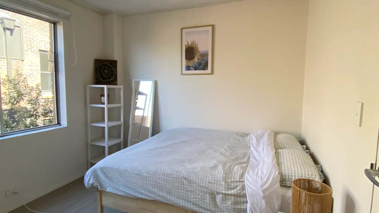 Furnished room in a flatshare
