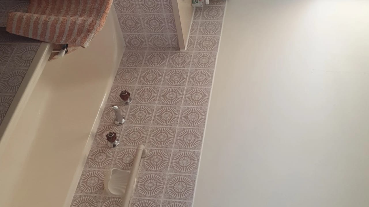 Unfurnished room in a share house