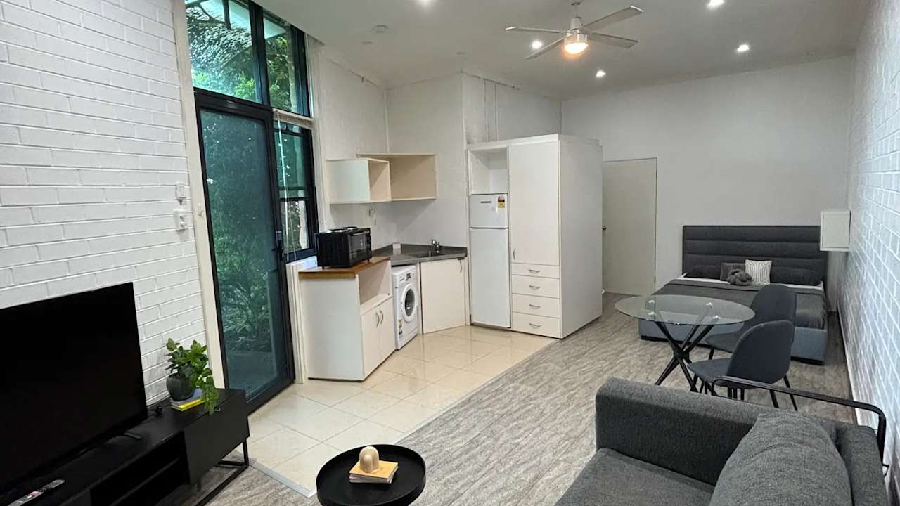 Furnished room studio flat for rent