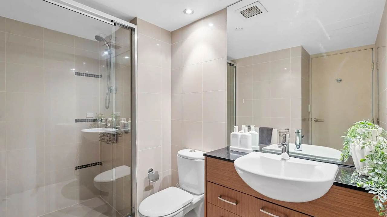 Furnished room in a flatshare