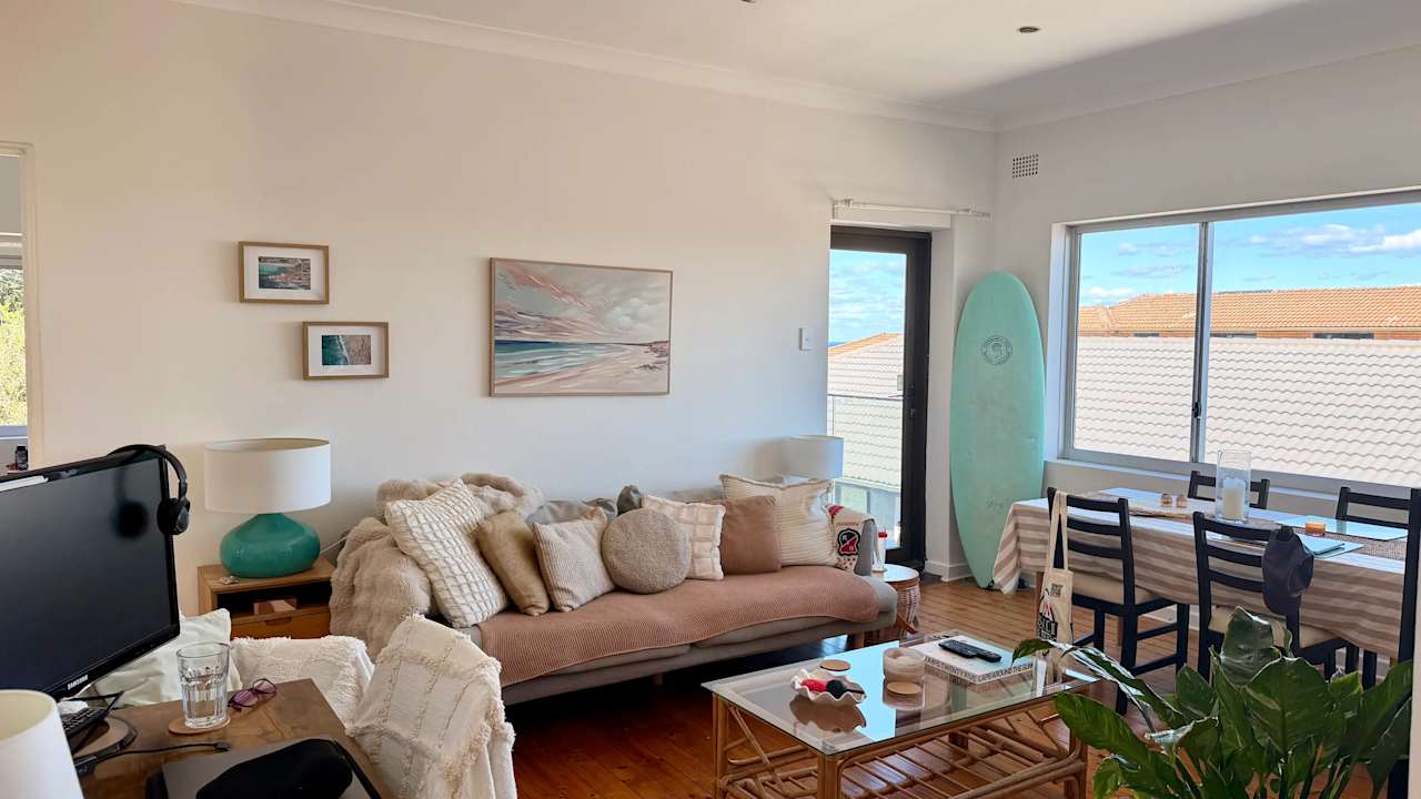 Furnished room in a flatshare