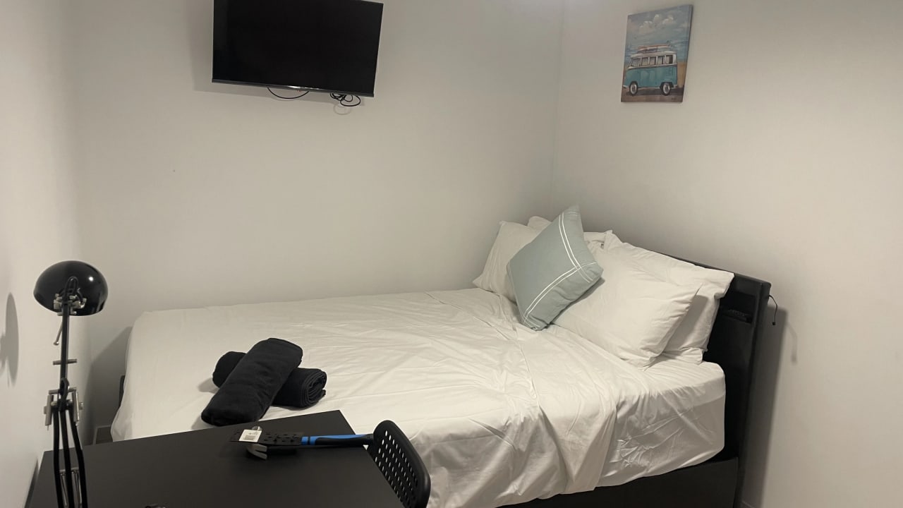 Furnished room in a share house
