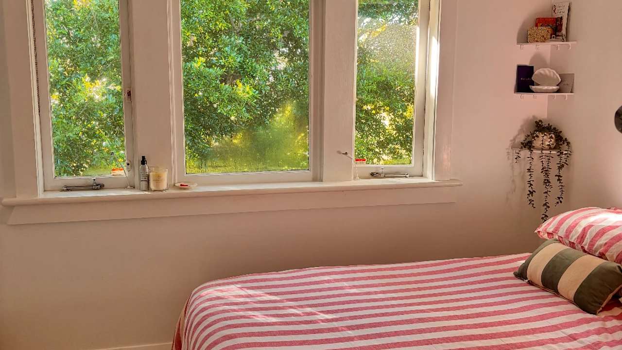 Unfurnished room in a flatshare