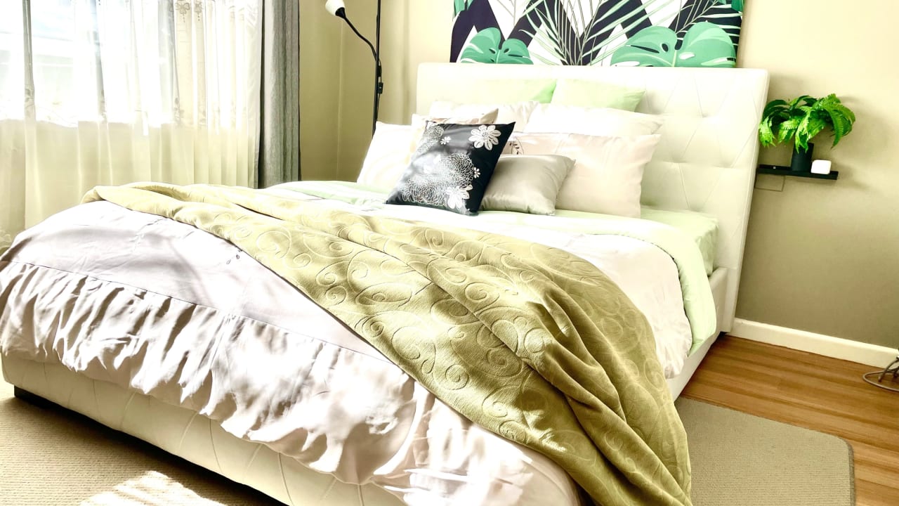 Furnished room in a share house