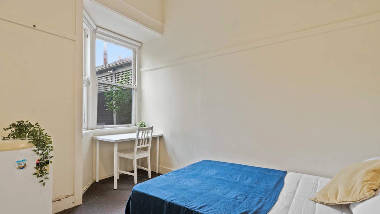 Furnished room in a share house
