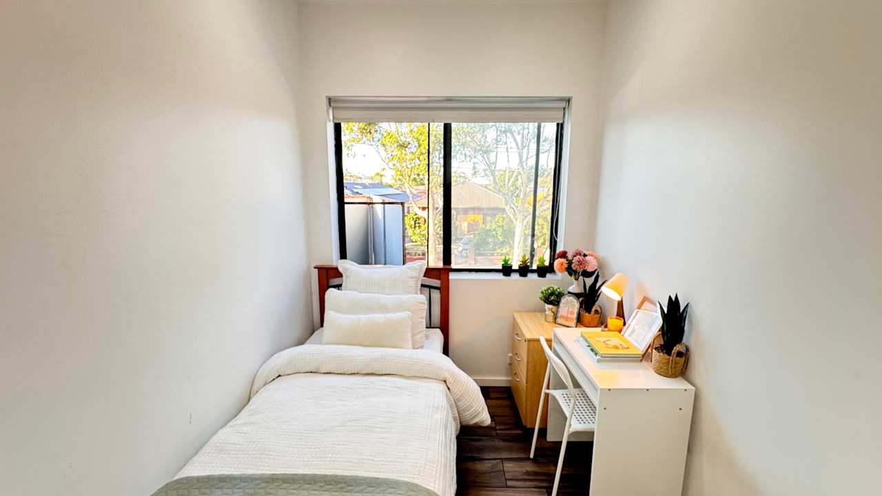 Furnished room in a flatshare