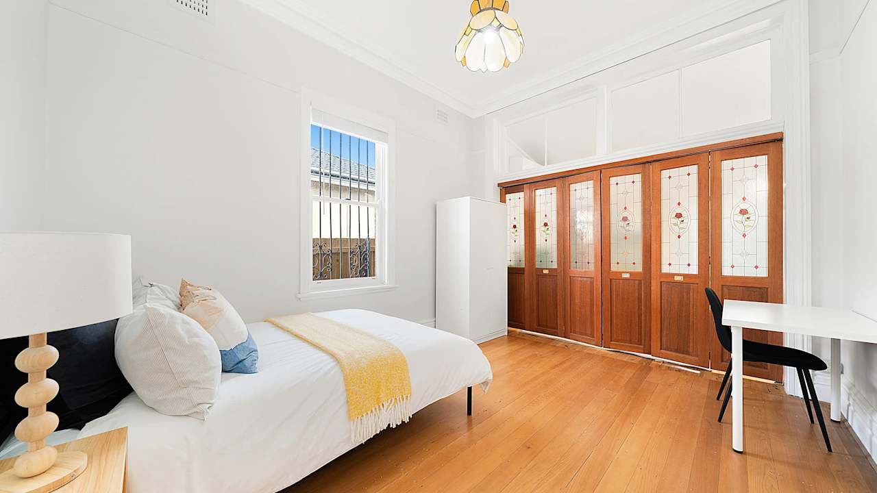 Room in a share house