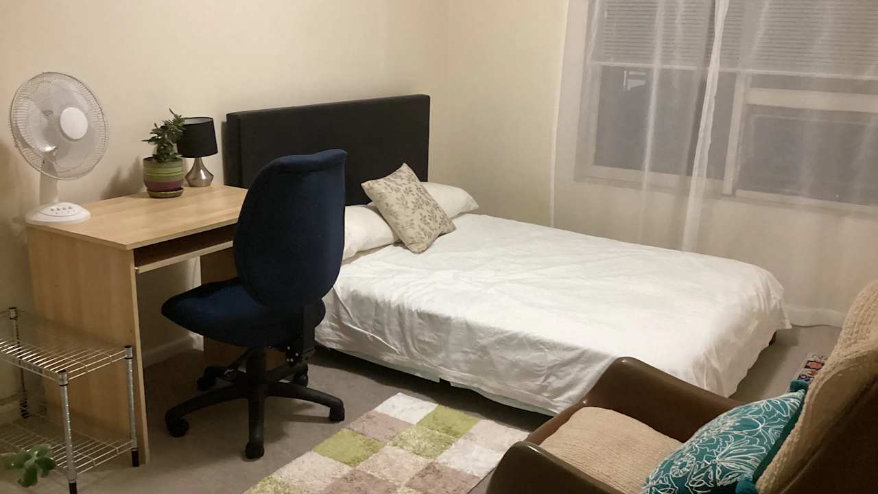 Furnished room in a flatshare