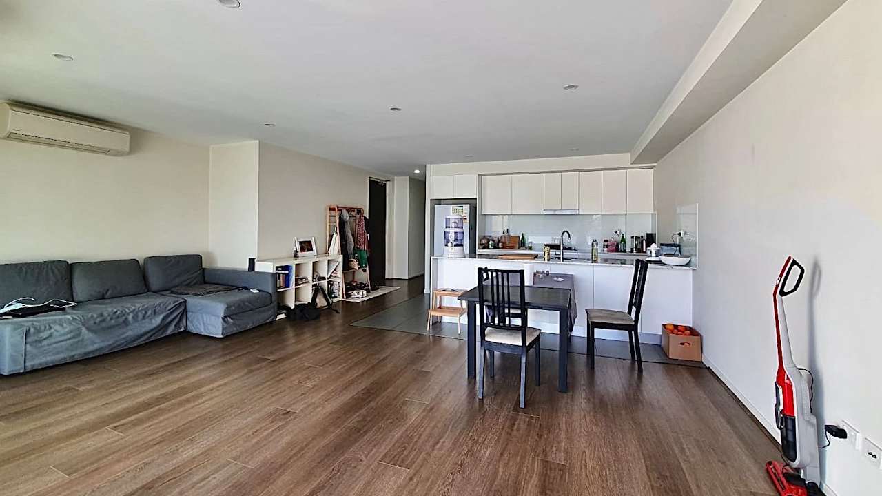 Furnished room with ensuite in a flatshare