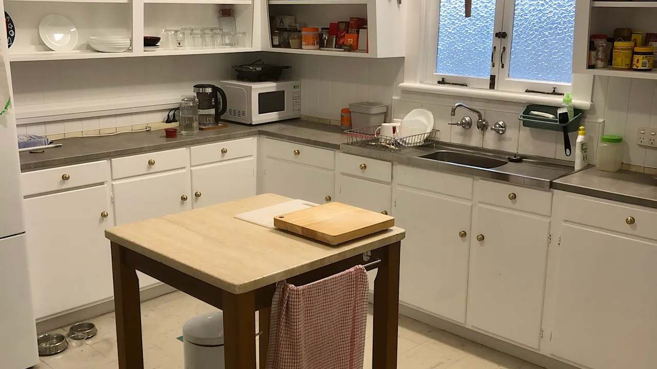 Furnished room in a share house