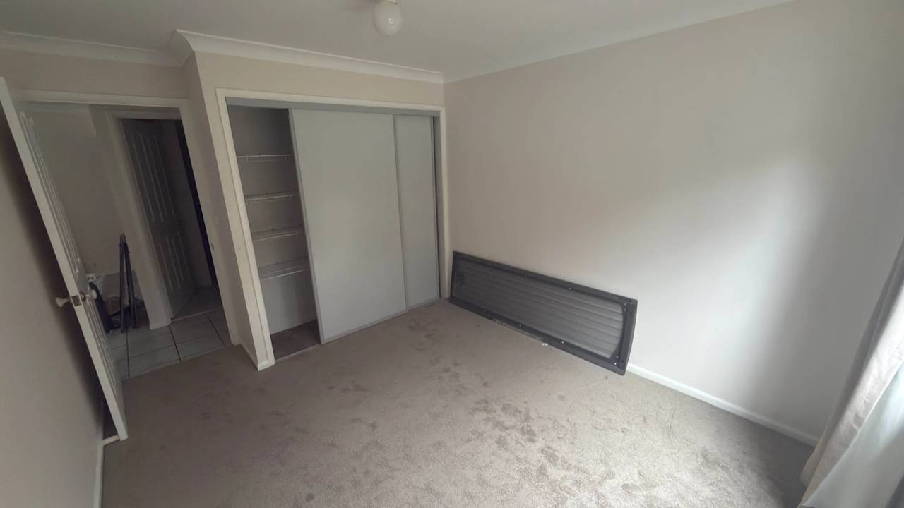 Unfurnished room in a flatshare