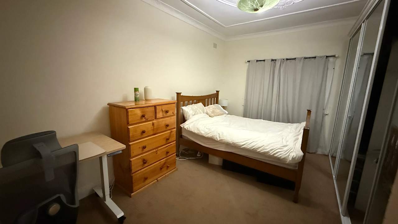 Furnished room in a share house