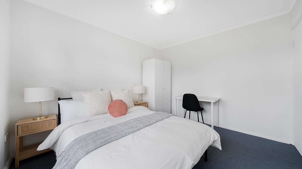 Room in a share house