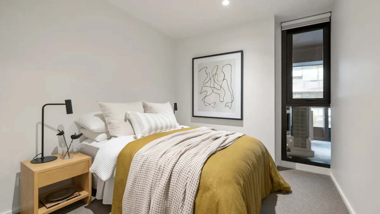 Furnished room with ensuite in a flatshare