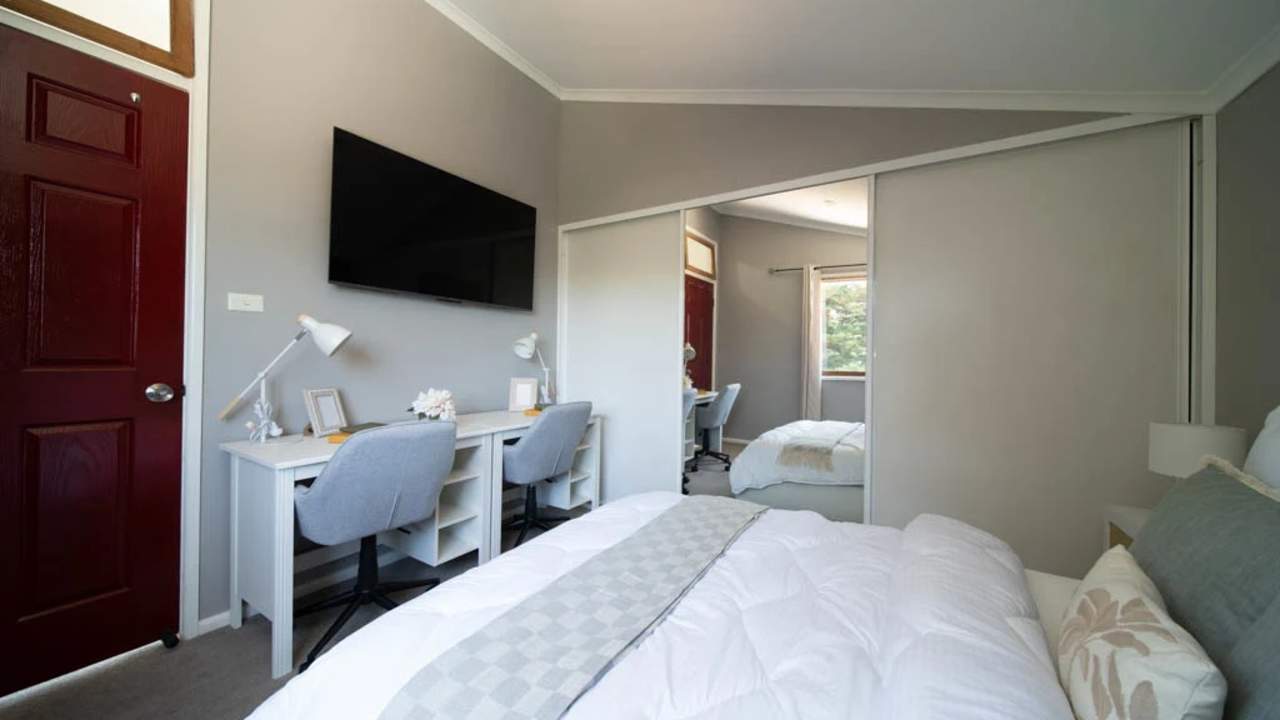 Furnished room in a share house