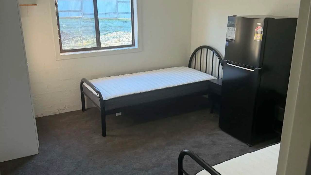 Room in a share house