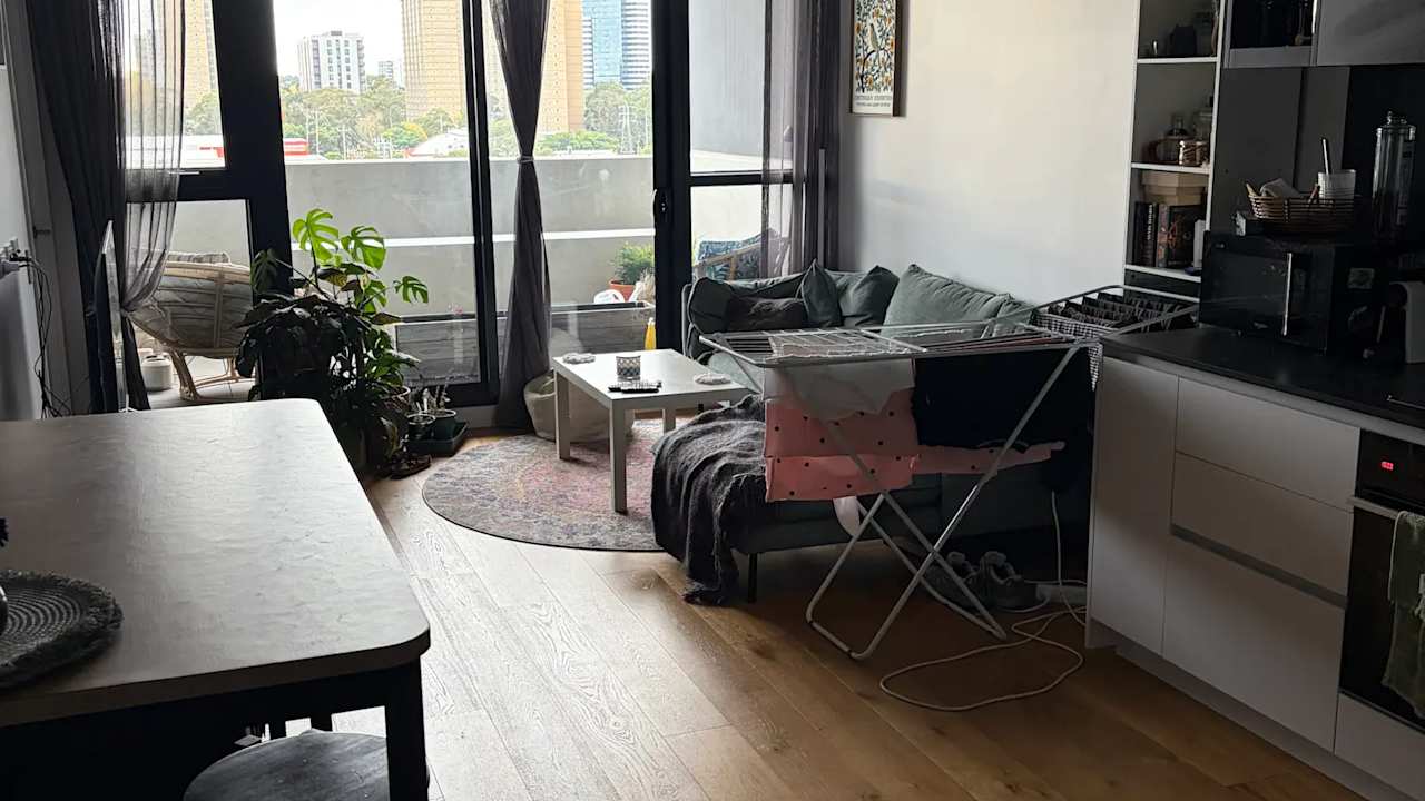 Unfurnished room in a flatshare