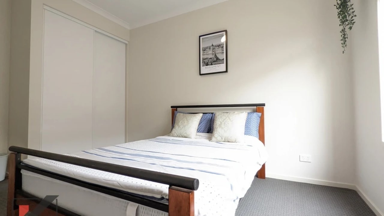 Room in a share house