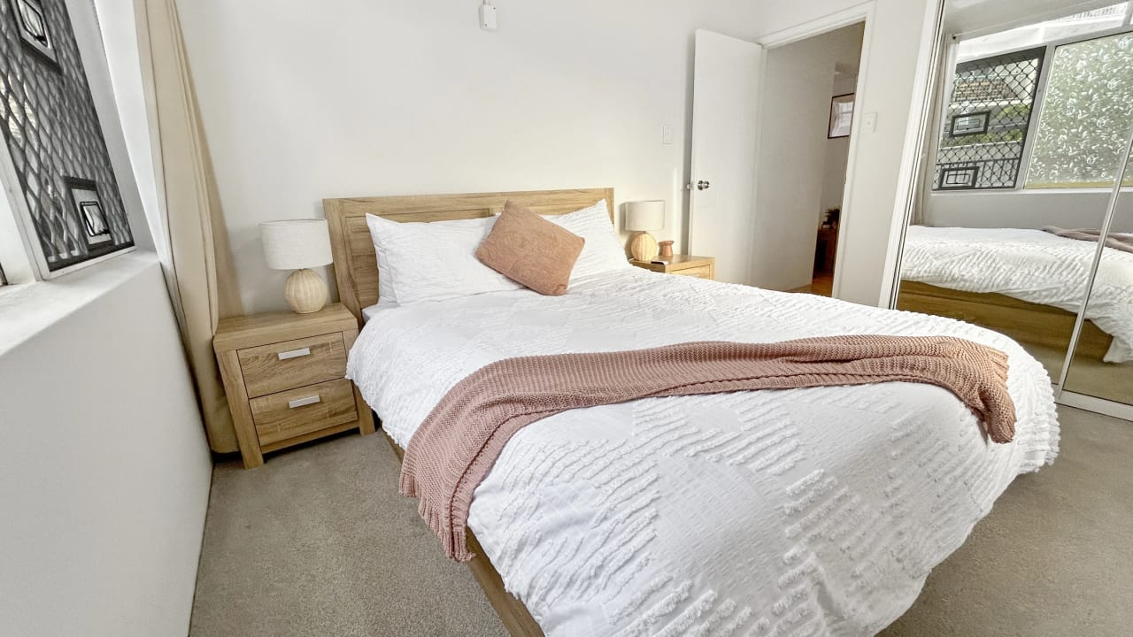 Whole property with 2 rooms for rent
