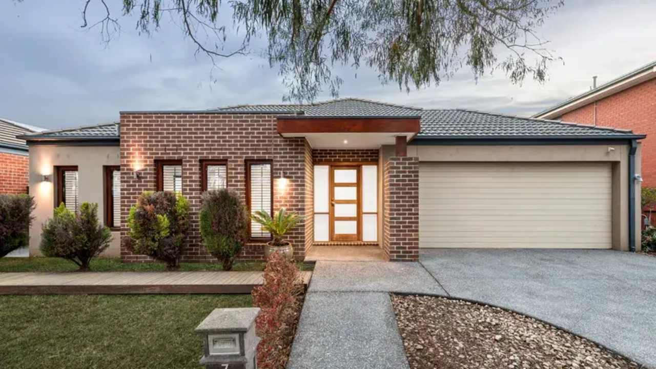 Room in a share house
