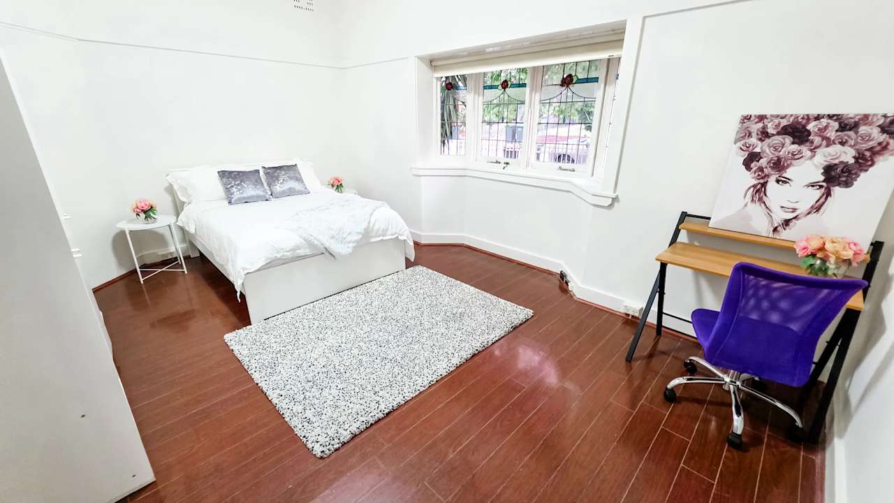 Furnished room in a share house