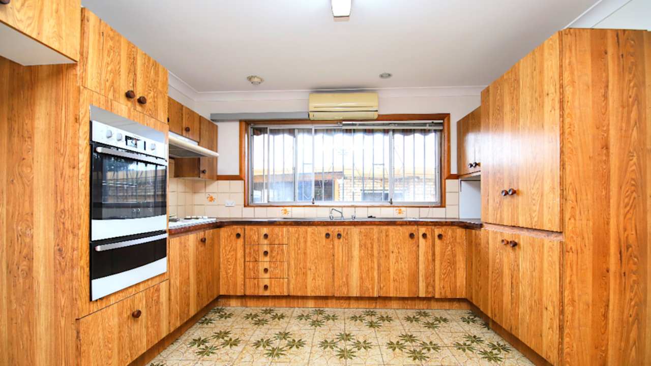 Room in a share house
