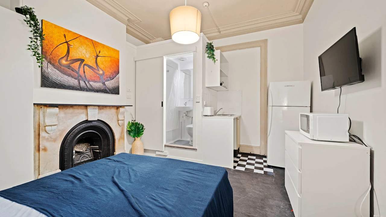 Furnished room studio flat for rent