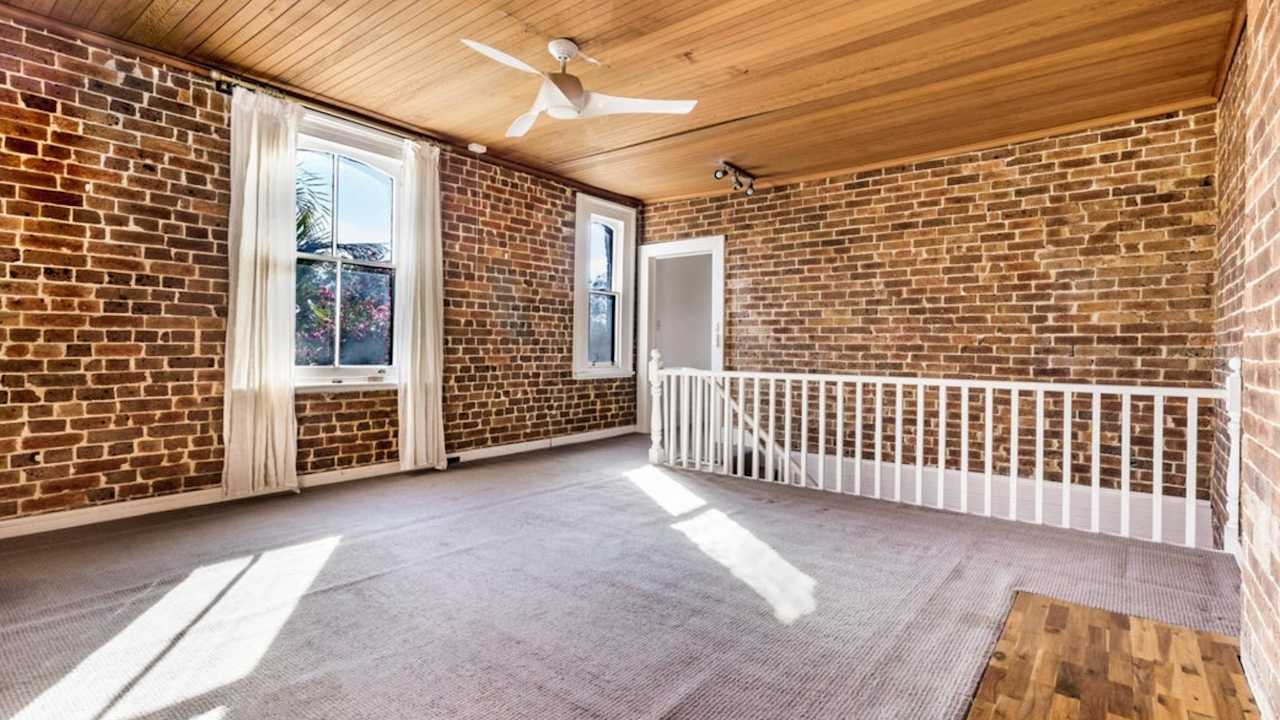 Room in a share house