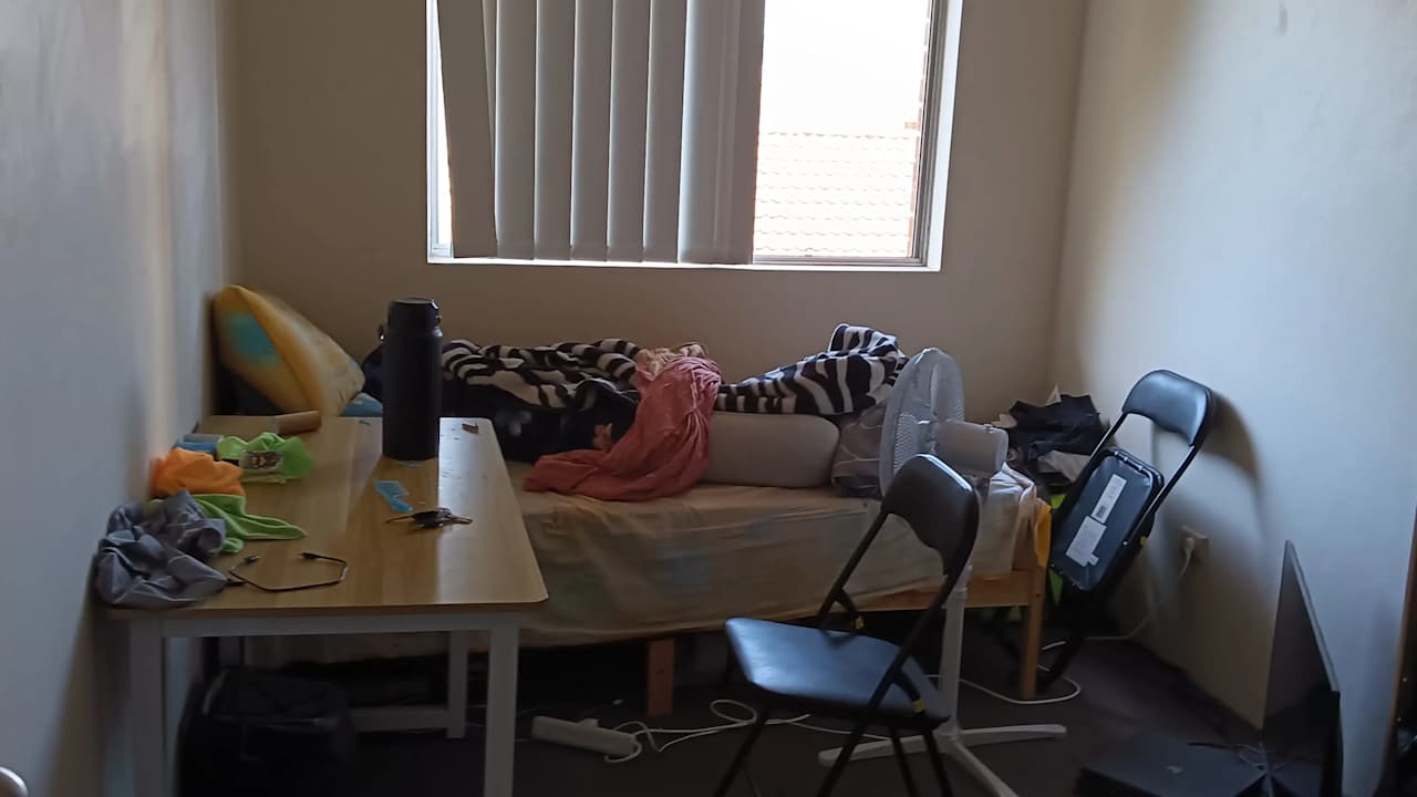 Furnished room in a flatshare