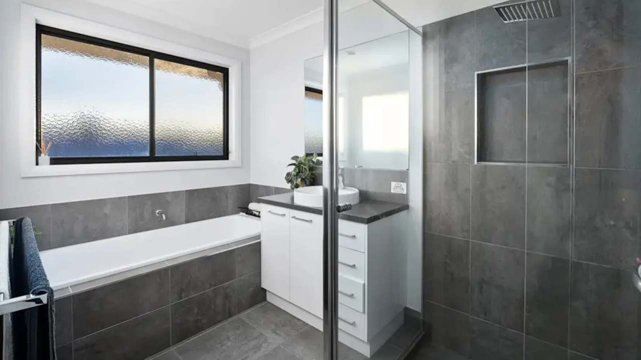 Unfurnished room in a share house