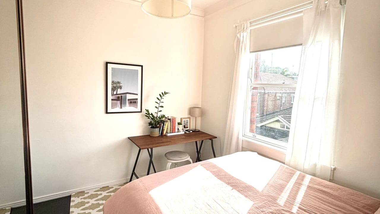 Furnished room in a flatshare