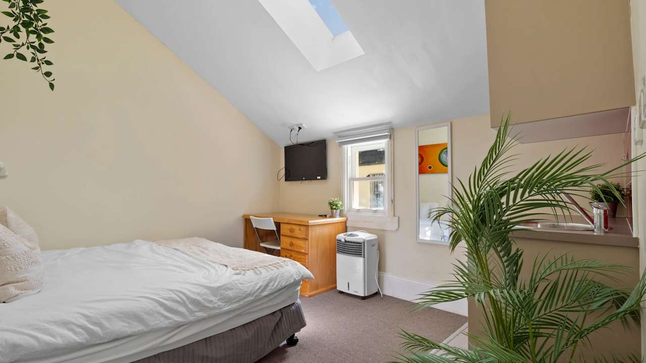 Furnished room studio flat for rent