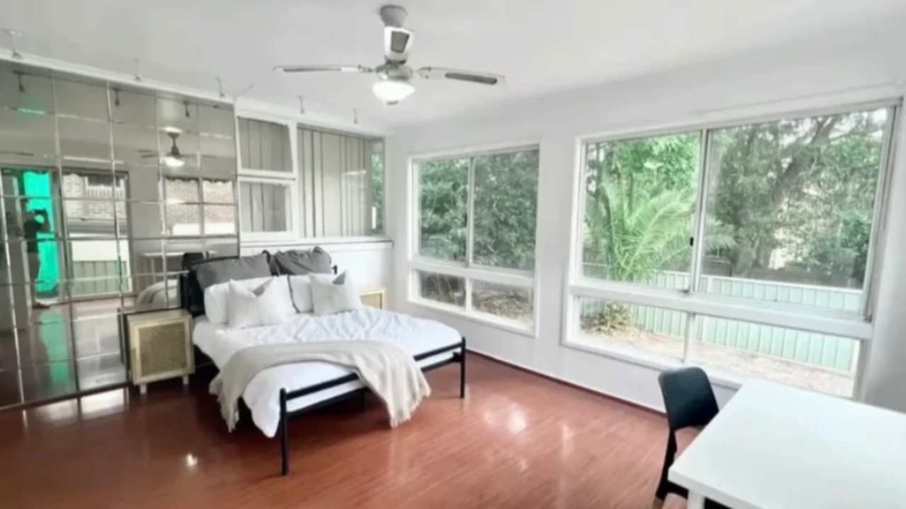 Furnished room in a share house