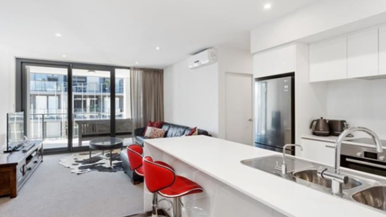 Furnished room with ensuite in a flatshare