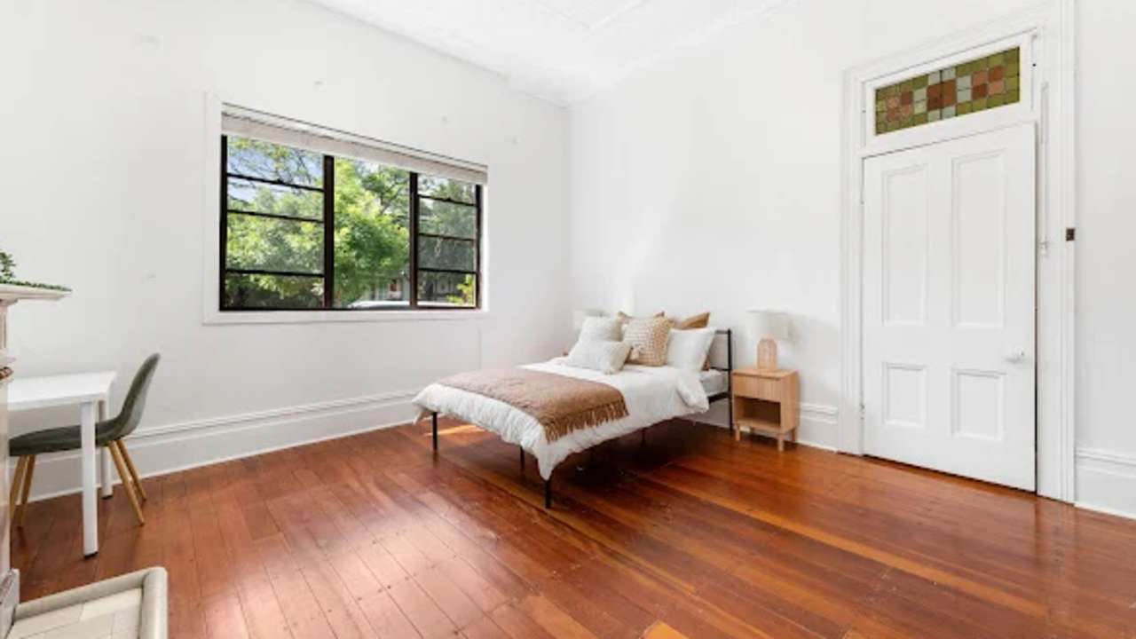 Room in a share house