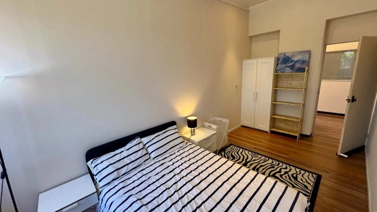 Room in a share house