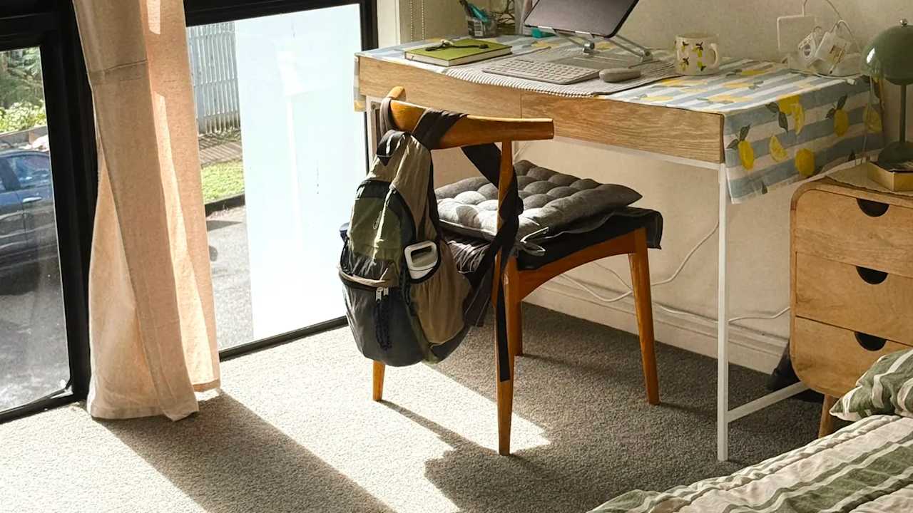 Room in a share house