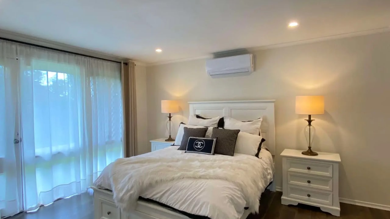 Furnished room with ensuite in a share house