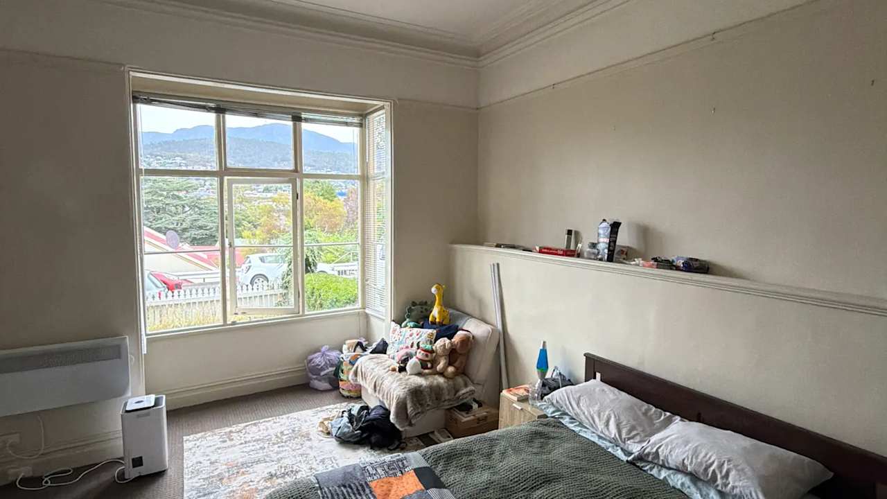 Unfurnished room in a share house