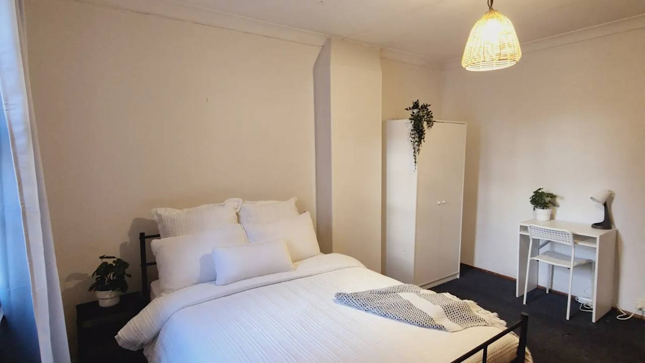 Furnished room in a share house